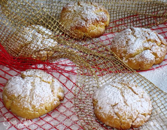 Посыпать сахарной пудрой. Приятного аппетита:)