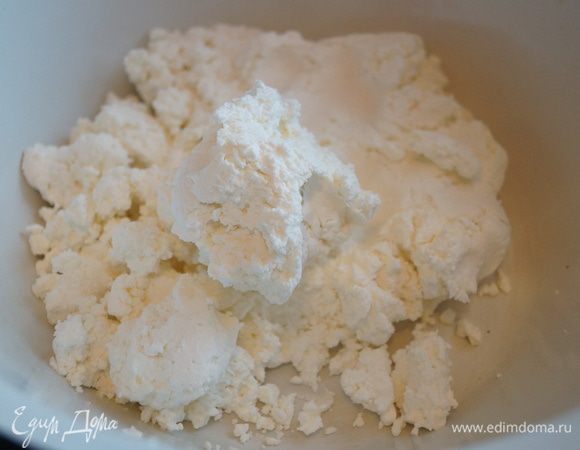Творог протереть через сито