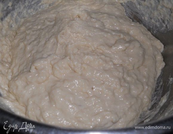 Перемешать и оставить на подход на 15-20 минут в теплом месте