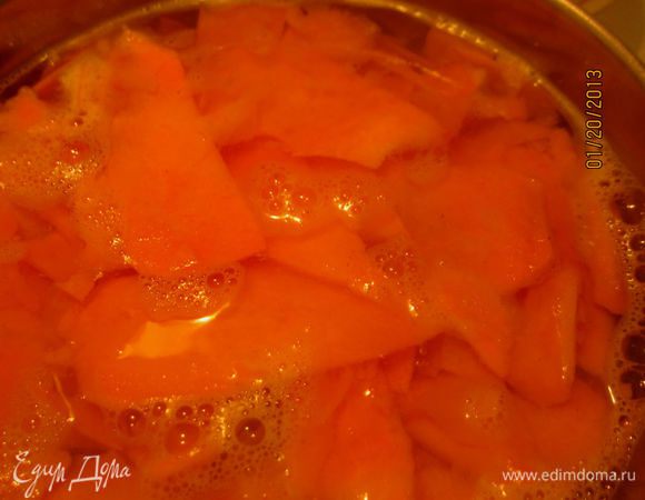 отварить в подсоленной воде 5 мин.
и затем обсушить салфеткой