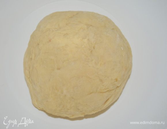 тесто скатать в шар и выложить в миску, смазанную ратсительным маслом. Оставить на час - полтора, накрыв полотенцем чтобы тесто увеличилось вдвое! Время примерное..так как у всех разная атмосфера и температура в доме. 