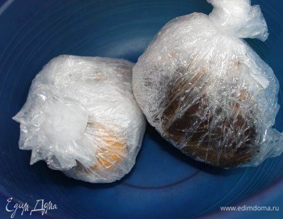 После , выключаем , достаем наши пакеты , не раскрываем их ..складываем в чашку. и ставим на 2 суток  в холод..я ставлю на балкон, летом в холодильник. ( ето нужно для того 4тобы сало пропиталось соком , настоялос