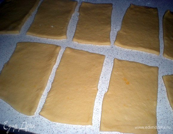 Нарезать на прямоугольники размером 6 х 12 см.