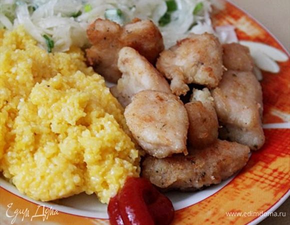 Обжарить на растительном масле. Мясные кусочки при жарке раздуваются, получаются очень сочными и вкусными! Приятного аппетита.