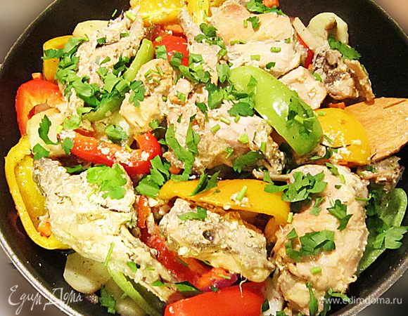 В последнюю очередь добавить порубленную зелень петрушки и тушить ещё под крышкой 15 мин.