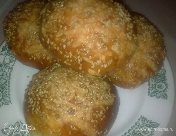 Кормим любимых. Приятного аппетита. :)