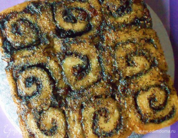 А это мой неудачный эксперимент с маком. Вкус, конечно, не пострадал, но  мак "поплыл" и товарный вид был безнадежно испорчен.