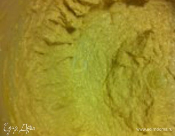 Добавьте мед, опять хорошенько взбейте до пышности