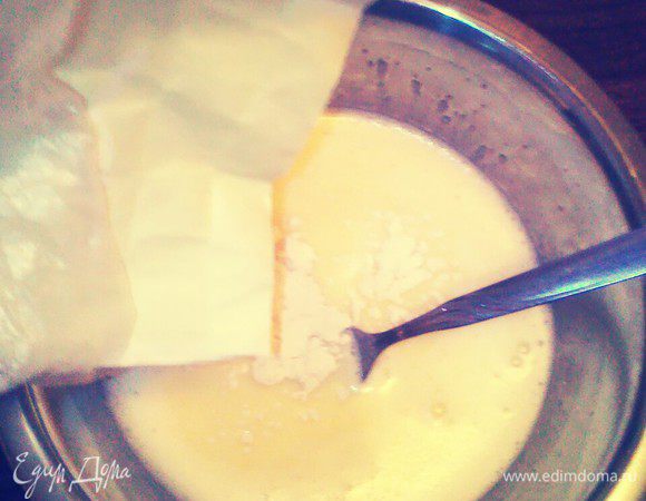 Добавить муку.