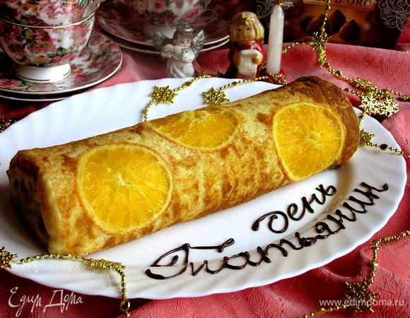 И, поскольку готовый рулет не нуждается в дополнительном украшении, я решила украсить тарелочку :) Приятного аппетита! 
