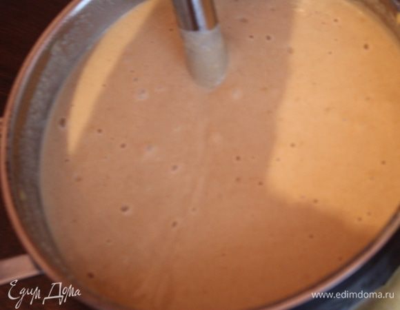 Все взбиваем погружным блендером (или переливаем в стационарный) до однородной массы. Грудинку отдельно можно подать с горчицей. Приятного аппетита!!!!