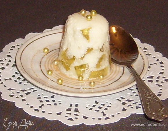 А детям я сделала молочное желе с кусочками лимонного желе внутри. Очень вкусные десерты получились!