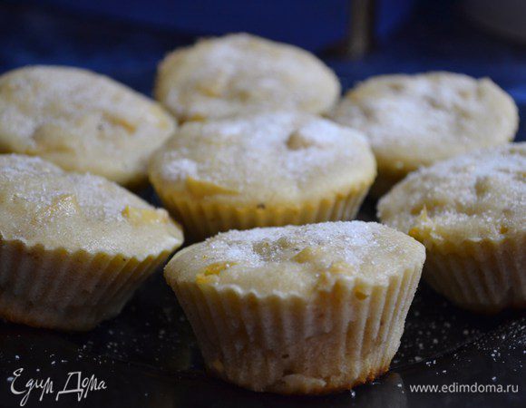 Маффины можно посыпать сахарной пудрой.