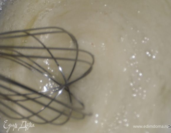 В это же время взбить белки на водяной бане, 
