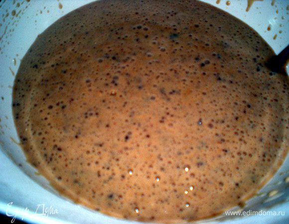 Соединить сухую смесь с жидкой.