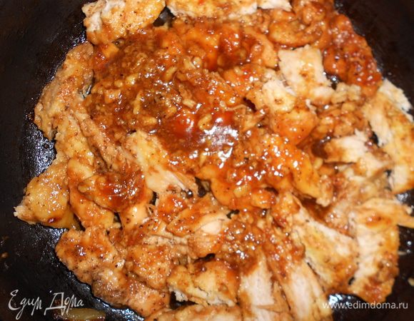 в посуду выложить грудку 
 
 