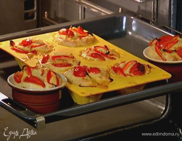 Выпекать хлебушек в разогретой духовке 20 минут.