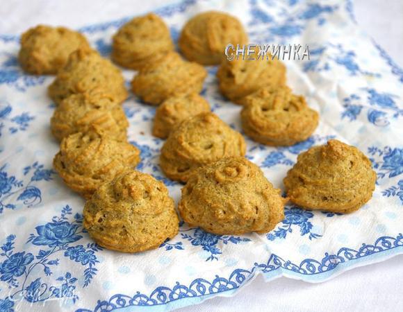 Готовые эклеры достаём из духовки и остужаем.