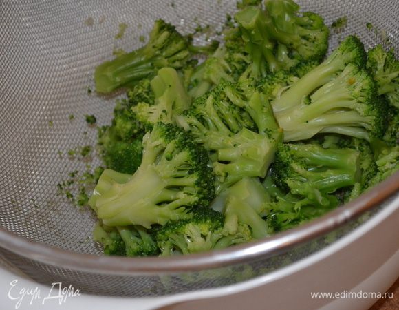 оставить остужаться и стекать в дуршлаге. 