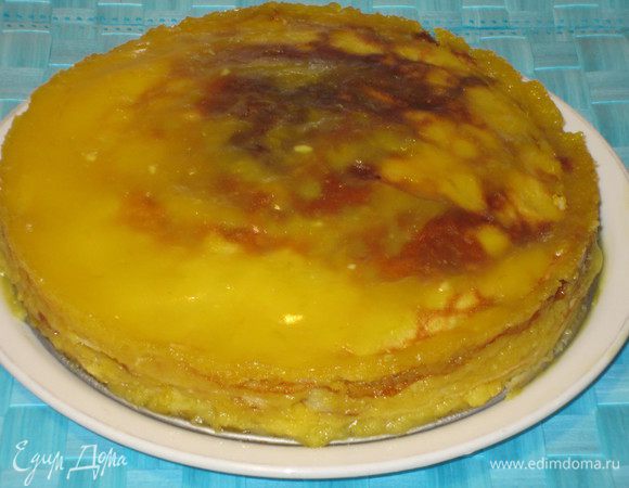 Разогреть духовку до 180°С и запечь блинный торт 10 -15 минут.