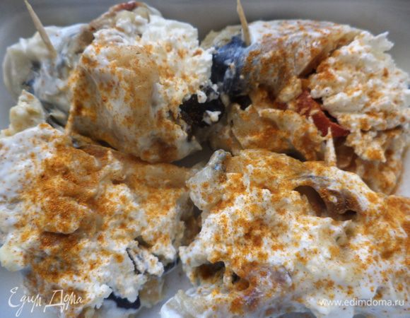 уложить рыбку в формочку, смазать еще йогуртом и я присыпала сладкой паприкой и в духовку 180* минут на 20-25!