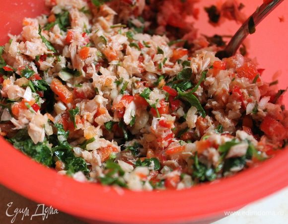 готовим начинку...все мелко режем или рубим в блендере..