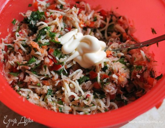 я вместо кетчупа добавила маионез и довавила еще сыр тертый...