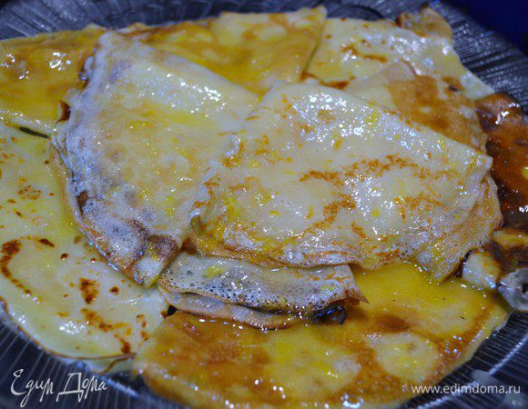 Все 23 блинчика в соусе.