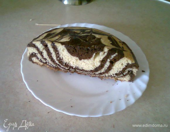 Яйца взбить с сахаром.