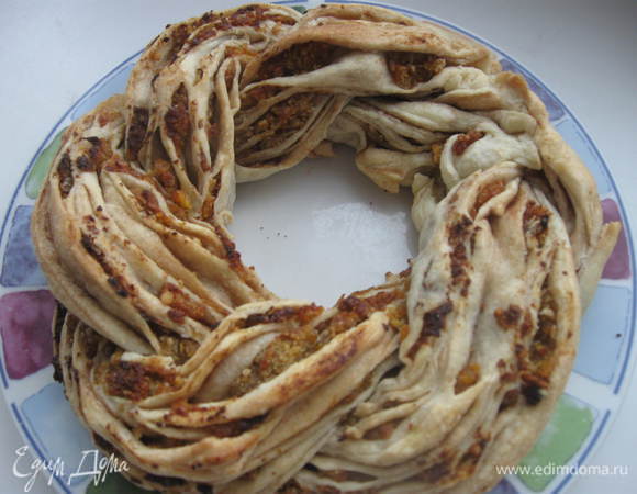 Дно формы застелить фольгой и поставить кранч в разогретую до 200 градусов духовку на 30-35 минут. Вынуть кранч из духовки.
