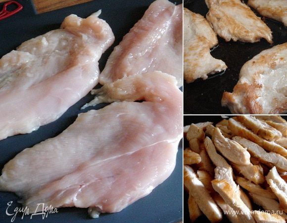 Пока подходит тесто можно приготовить соус. Для этого куриное филе разрезать вдоль на 2-3 части, немного отбить тыльной стороной лезвия ножа и обжарить на растительном масле с двух сторон. Отложить шницели на 5-7 минут, а затем нарезать их поперёк на тонкие полоски.