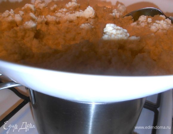 Ставим на водяную баню и варим минут 15, помешивая.
