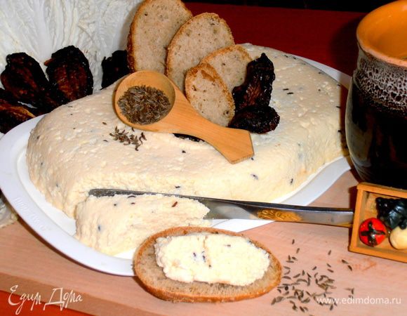 Кусочек хлебушка с таким сыром - отличный завтрак к утреннему кофе!