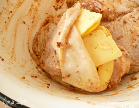 Затем пластинки сыра.