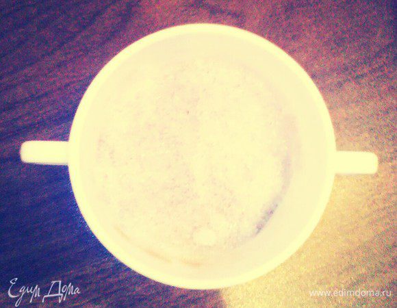 Смешайте 3 ст.л. обычного сахара и корицу в небольшой миске и отложите.