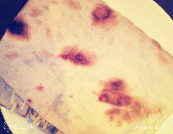 Лазанью смазать маслом. Поставить в СВЧ  на полную мощность. Время:2 минуты.