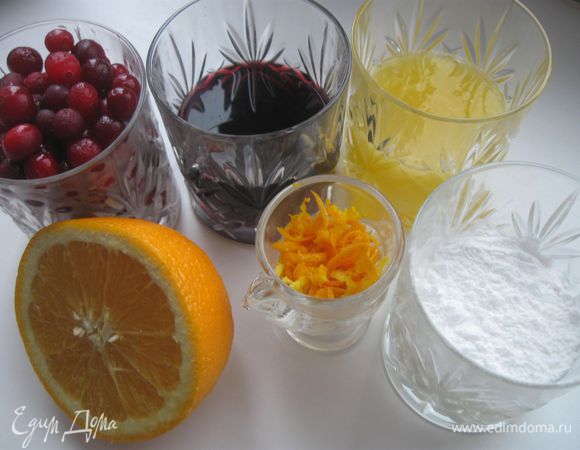 Приготовитьвсе необходимое для соуса. 