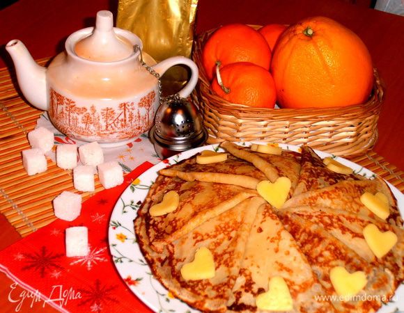 Вот такие блинчики можно нажарить на основе сыворотки!Начинка- любая.Я делала экспресс-начинку из тёртого сыра!