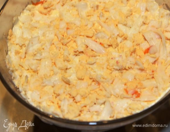 слой 3 - тертые вареные яйца