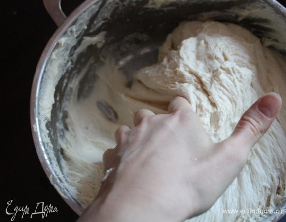 Обмяли последний раз и убрали в сторону. 