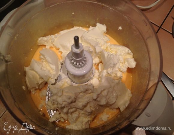 3.Сыр должен получится густым и нежным. Если вы когда-то ели тирамису, то представляете каким оно должно быть.:)
