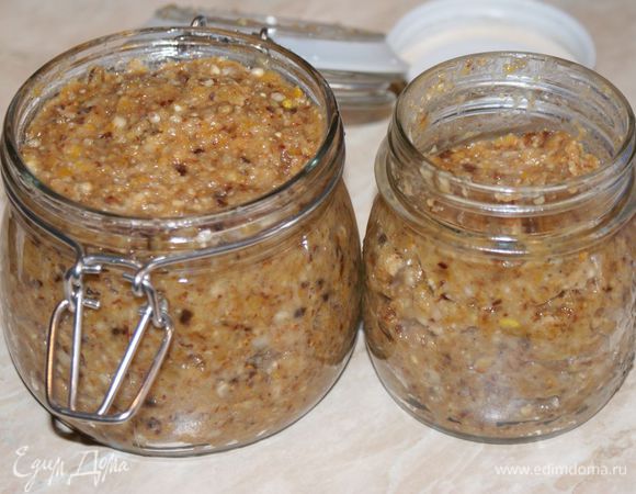 Разложите витаминную смесь по банкам, дайте настояться 2 дня в темном месте. Храните в холодильнике.