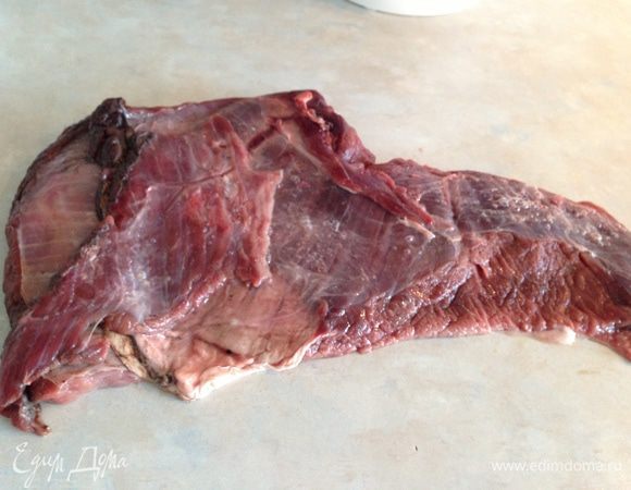 Пашину (у меня была из оленя) промыть и обсушить полотенцем. Натереть солью и перцем...