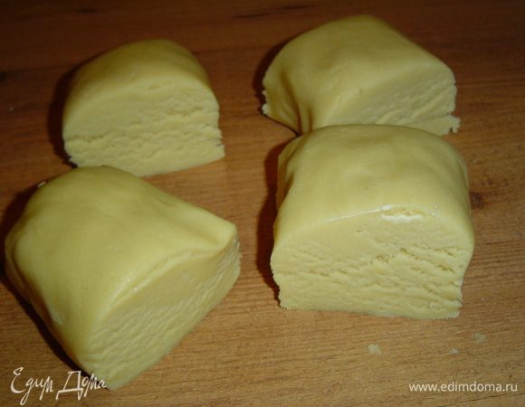 делим его на четыре равные части.