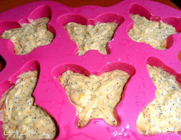 Заполняем тестом, как обычно, на две трети.