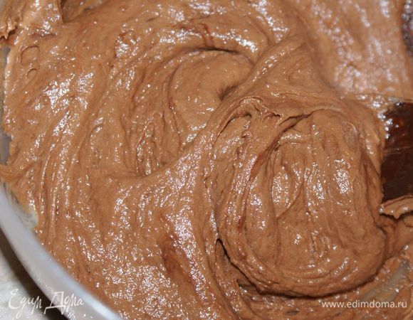 в третью – растопленный на водяной бане шоколад.