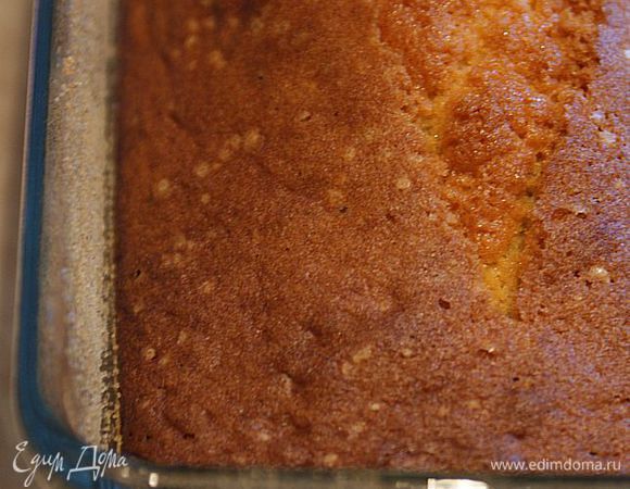 Выпекать в разогретой духовке до 200-210 градусов 40-45 минут. но все зависит от конкретных показателей Вашей духовке. Температуру и время можно регулировать в ту или иную сторону. 

Приятного аппетита!