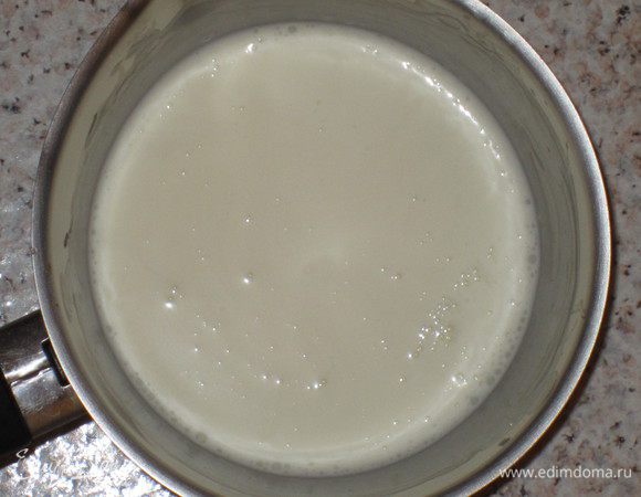 Подогреть 50 мл сливок.Желатин отжать и добавить к сливкам,перемешать до растворения желатина.