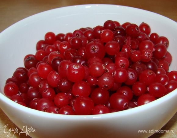Замороженные ягоды перебрать, промыть, высушить