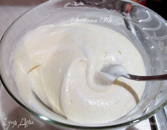 Получается пышная масса.